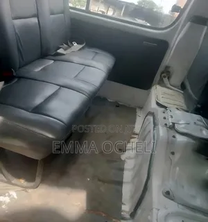 Toyota HiAce 2004 White