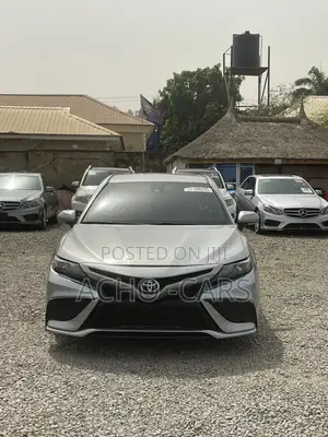 Toyota Camry 2022 Silver