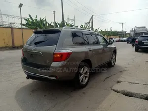 Toyota Highlander 4x4 2008 Green