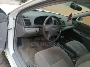 Toyota Camry LE V6 4dr Sedan (3.0L 6cyl 4A) 2003 White