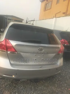 Toyota Venza 2010 Silver