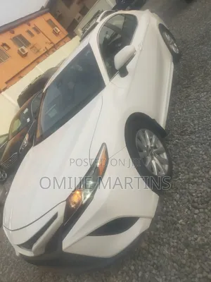 Toyota Camry 2018 White