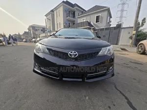 Toyota Camry SE 4dr Sedan (2.5L 4cyl 6A) 2014 Black