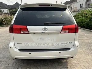 Toyota Sienna XLE Limited 2005 White