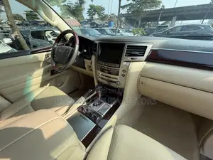 Lexus LX 570 AWD 2015 Gold