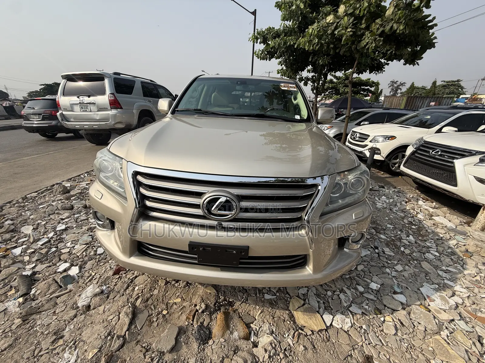 Lexus LX 570 AWD 2015 Gold