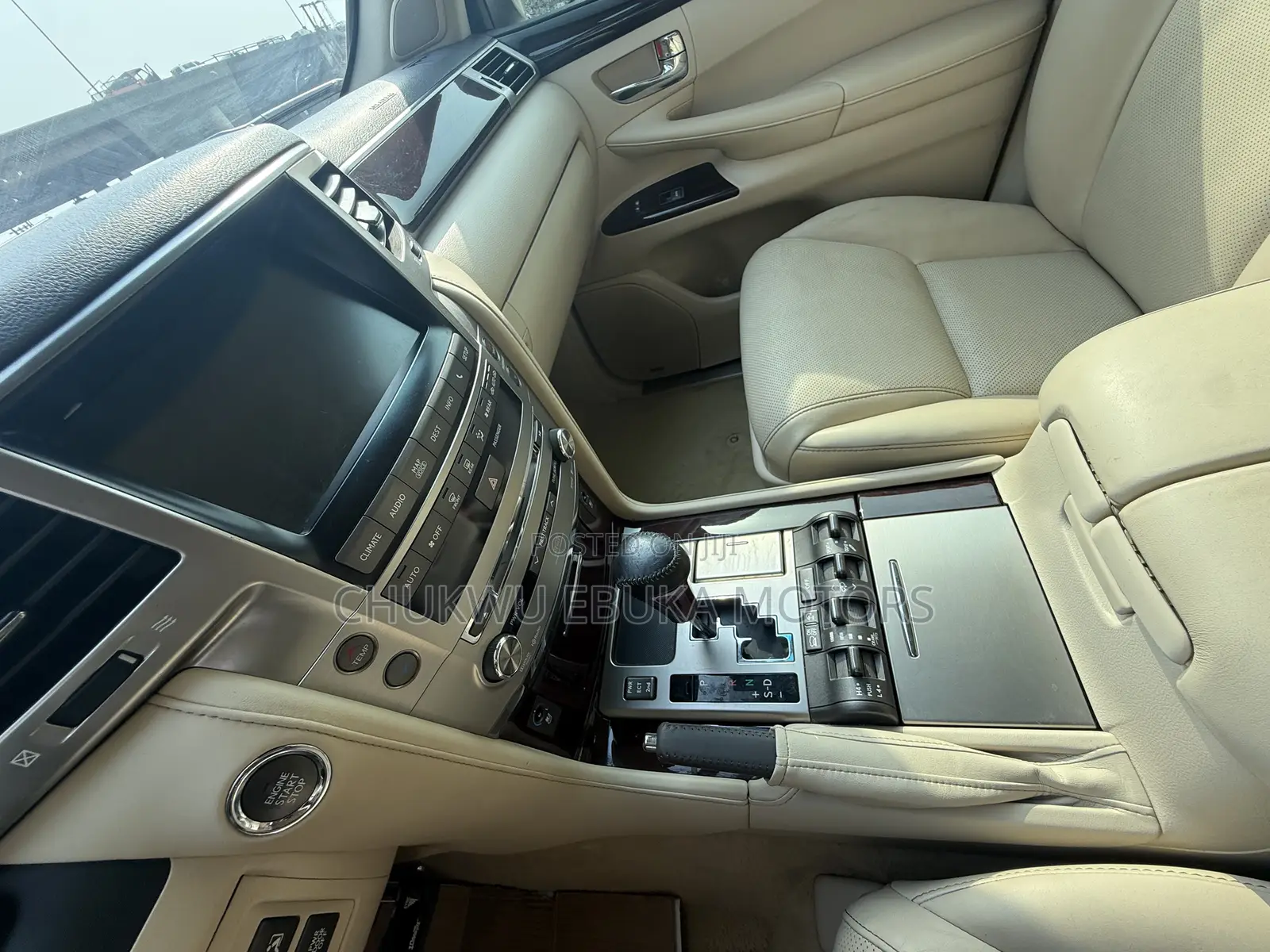 Lexus LX 570 AWD 2015 Gold