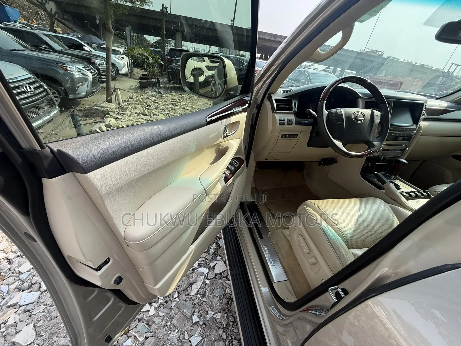 Lexus LX 570 AWD 2015 Gold