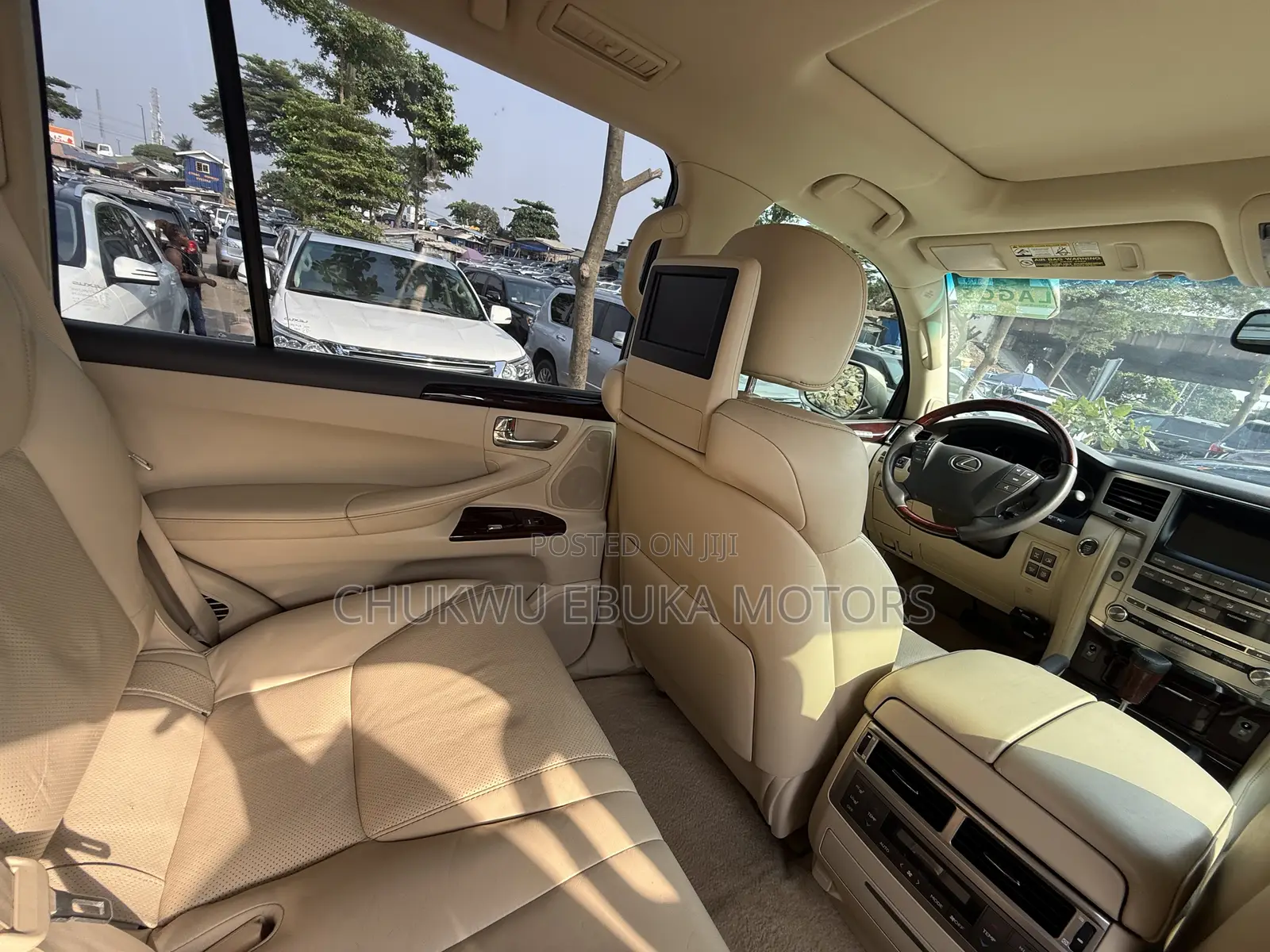 Lexus LX 570 AWD 2015 Gold