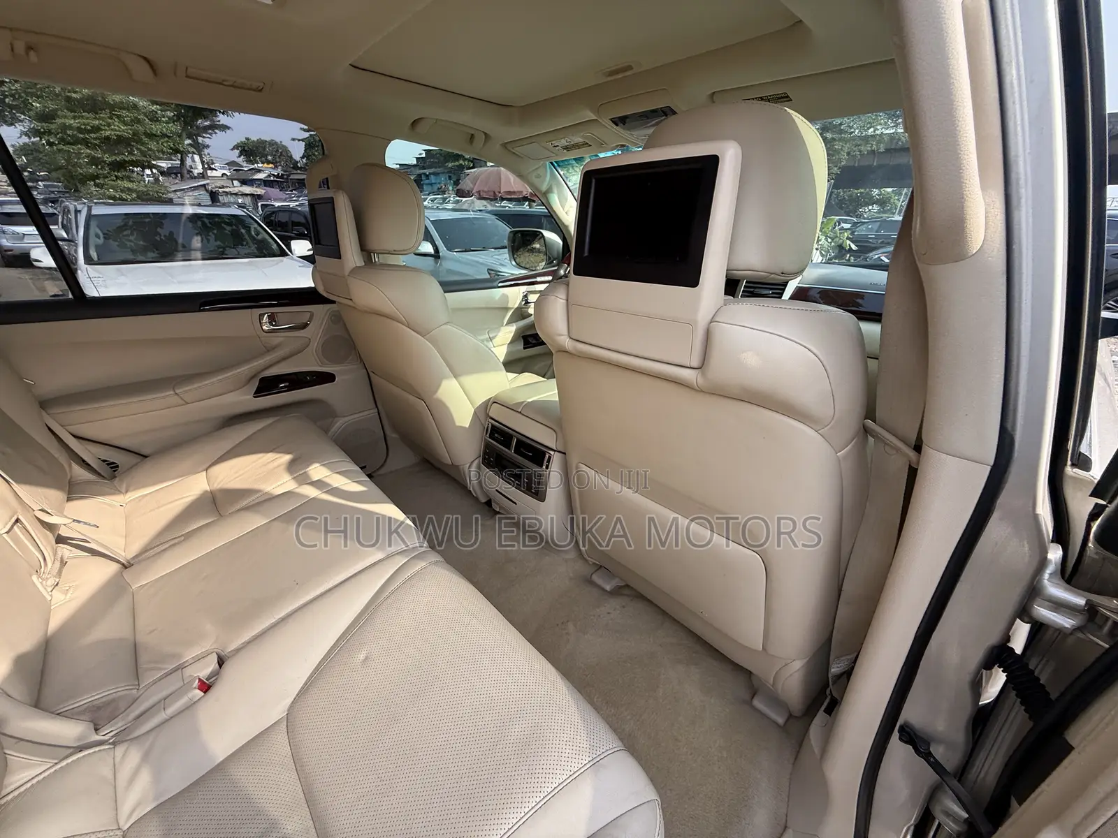 Lexus LX 570 AWD 2015 Gold