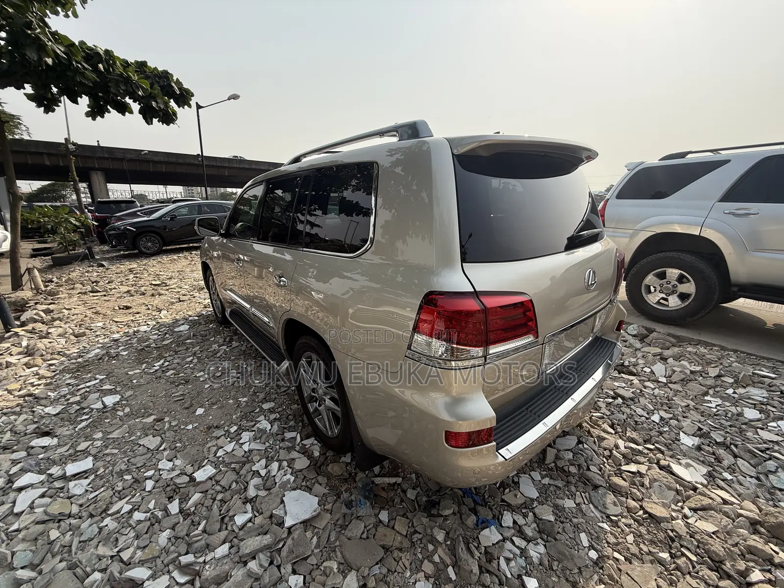 Lexus LX 570 AWD 2015 Gold
