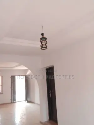 3bdrm Apartment in Bee Shop, Akala Express for rent