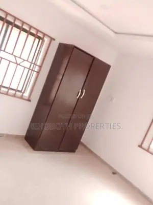 3bdrm Apartment in Bee Shop, Akala Express for rent