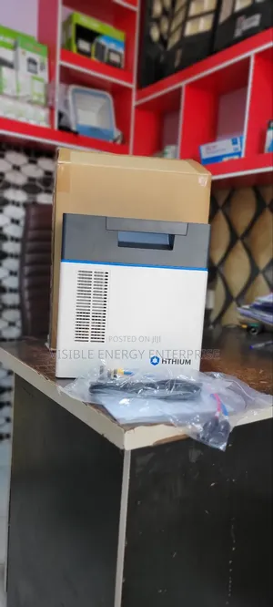 Hithium Heroee 2 Portable Solar Generator.