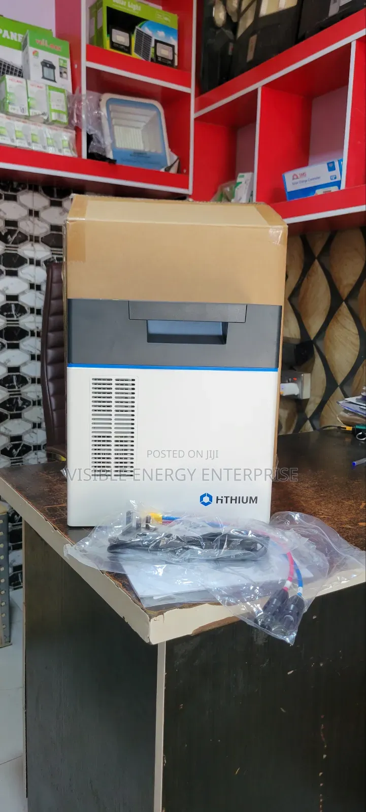 Hithium Heroee 2 Portable Solar Generator.