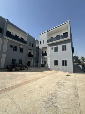 4bdrm Duplex in Gaduwa for sale