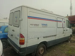 Mercedes-Benz Sprinter 2004 White