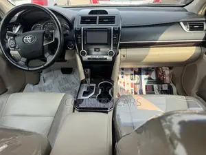 Toyota Camry XLE 4dr Sedan (2.5L 4cyl 6A) 2013