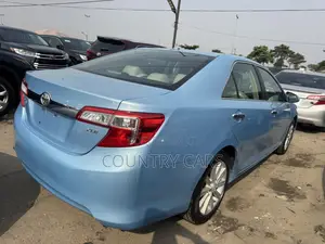 Toyota Camry XLE 4dr Sedan (2.5L 4cyl 6A) 2013