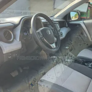 Toyota RAV4 LE AWD (2.5L 4cyl 6A) 2013 White