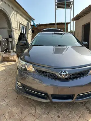 Toyota Camry SE 4dr Sedan (3.5L 6cyl 6A) 2014 Gray