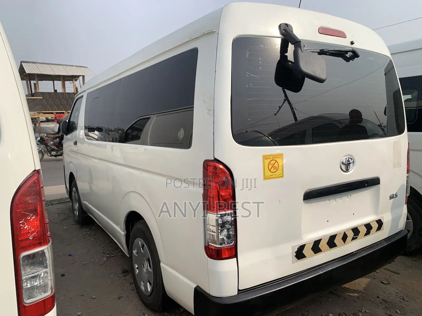 Toyota HiAce 2017 White