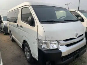 Toyota HiAce 2017 White