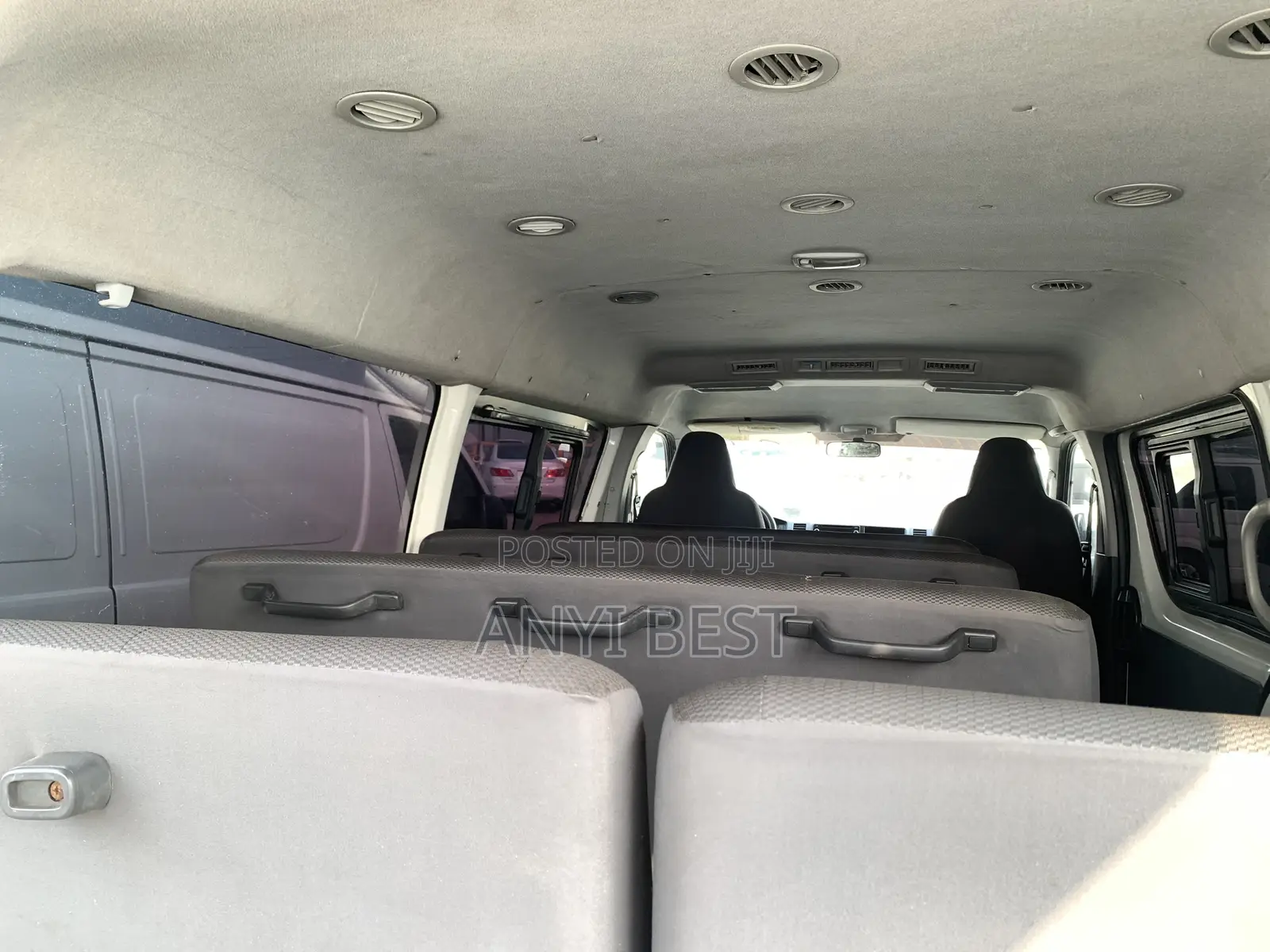Toyota HiAce 2017 White