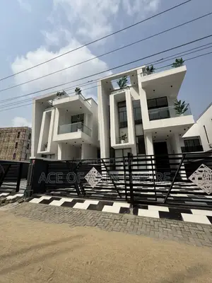 5bdrm Duplex in Chevron Estate for sale