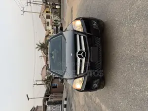 Mercedes-Benz GLK-Class 350 2010 Black
