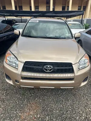 Toyota RAV4 2010 Gold