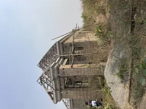 An Uncompleted 4 Bedroom Flat on a Full Plot of Land