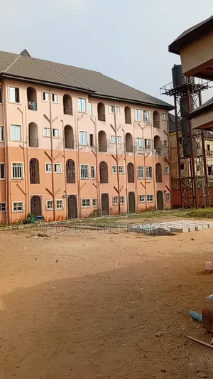 20bdrm Apartment in Owerri for sale