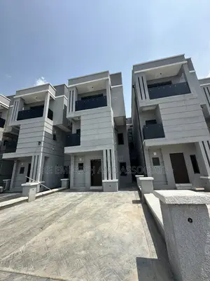 4bdrm Duplex in Durumi for sale