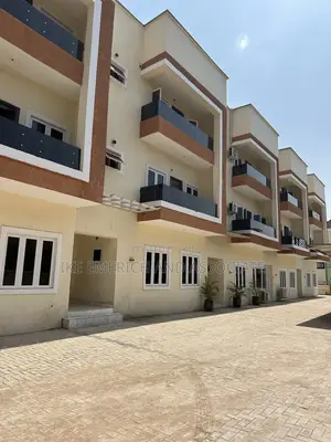 4bdrm Duplex in Durumi for sale