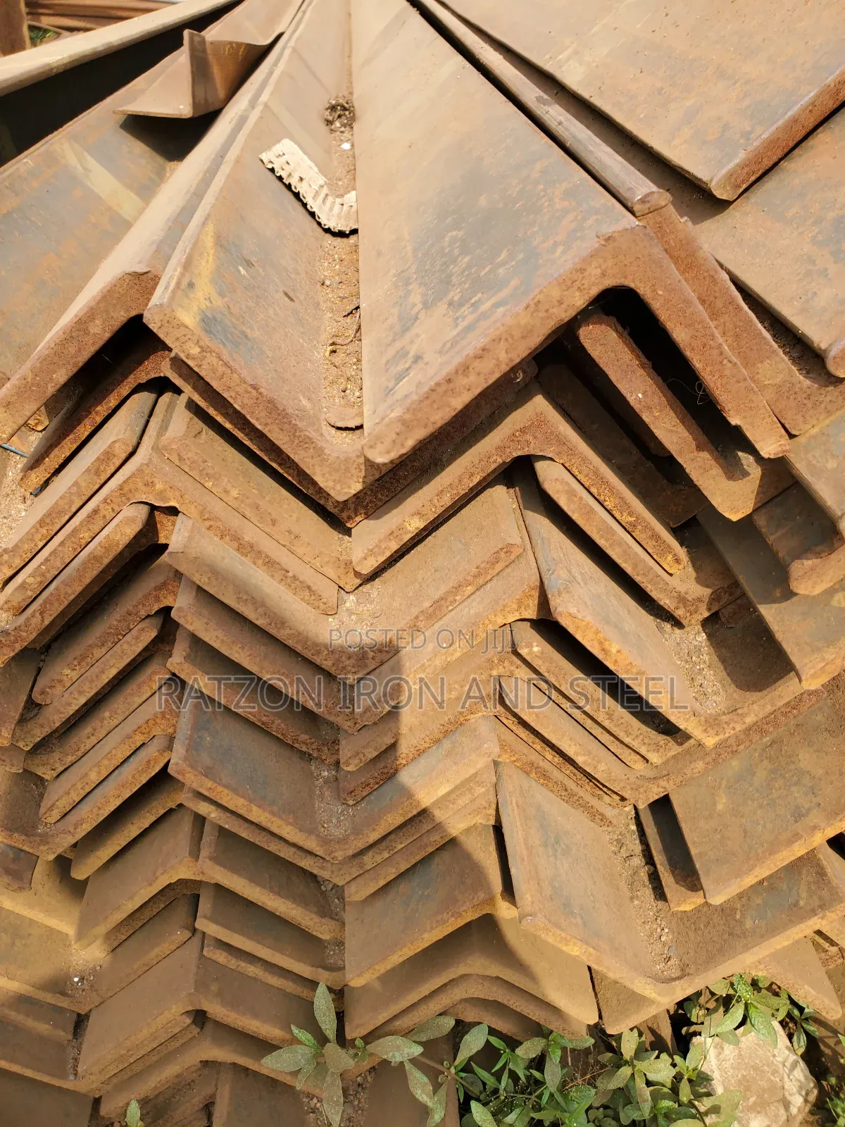 4x4x 10mm Angle Iron Is Available in Large Quantities
