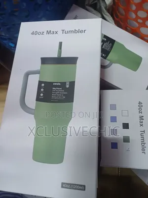 40oz Owala Vacuum Straw Cup
