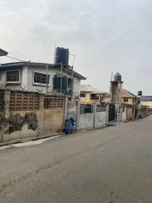 3bdrm Block of Flats in Felele Challenge for sale
