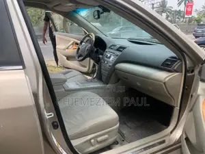 Toyota Camry XLE 4dr Sedan (2.4L 4cyl 5A) 2009 Gold