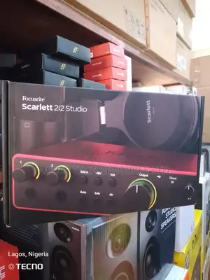 Focusrite Scarlett 2i2 Studio 4 Gen