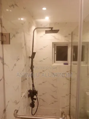 10mm Cubicle Glass