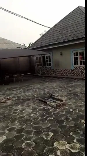 4bdrm Bungalow in Rumuduru Eneka Port for rent