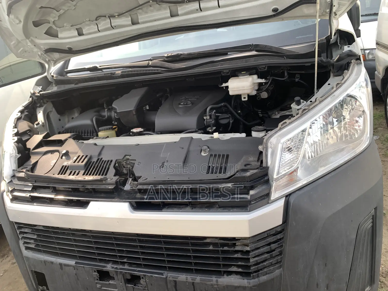 Toyota HiAce 2023 White