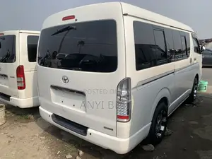 Toyota HiAce 2015 White