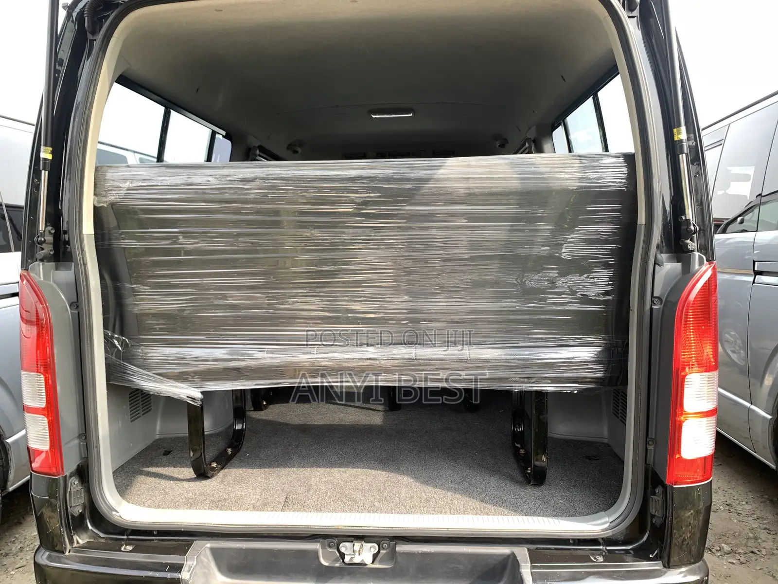 Toyota HiAce 2008 Black