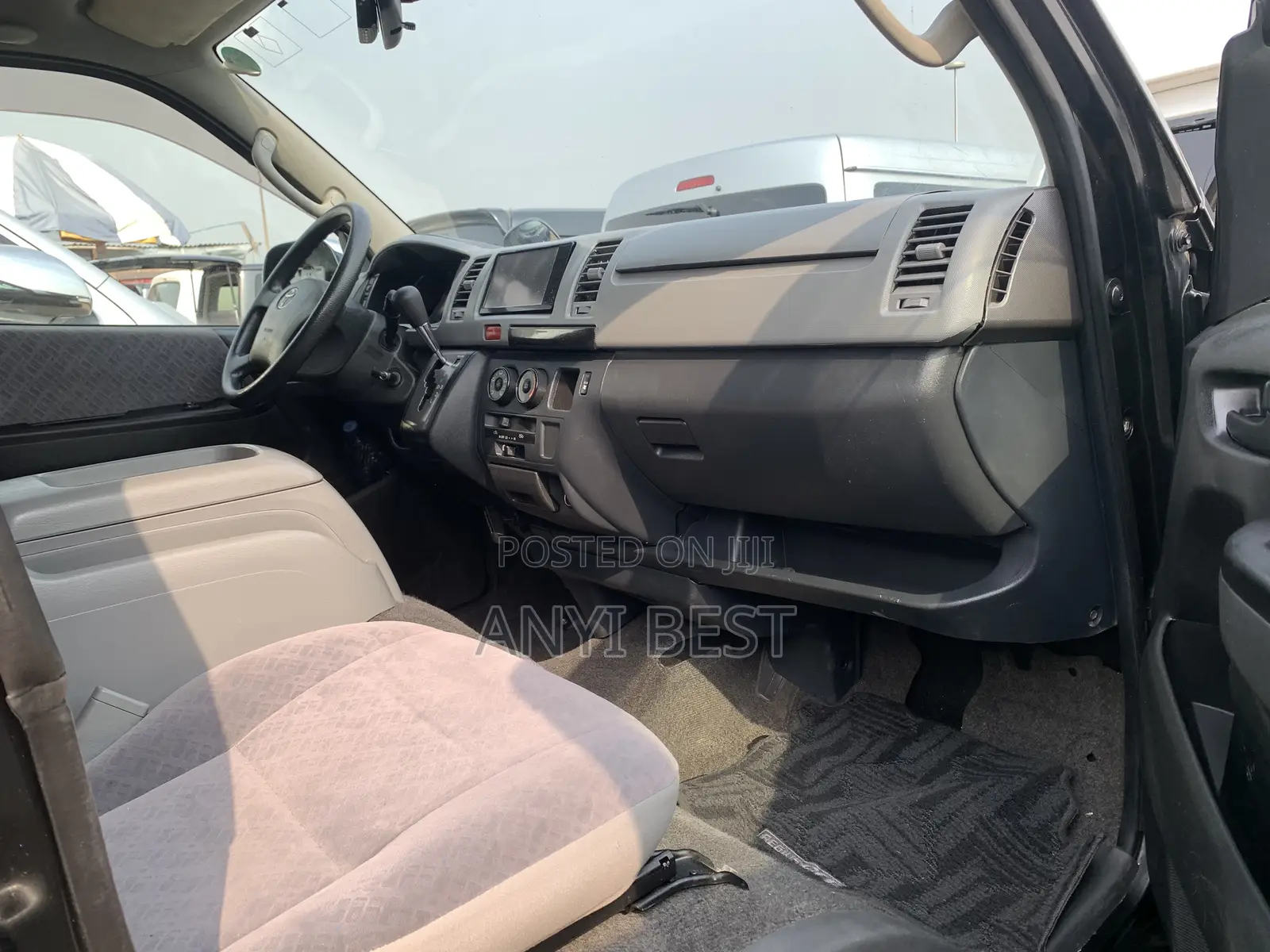 Toyota HiAce 2008 Black