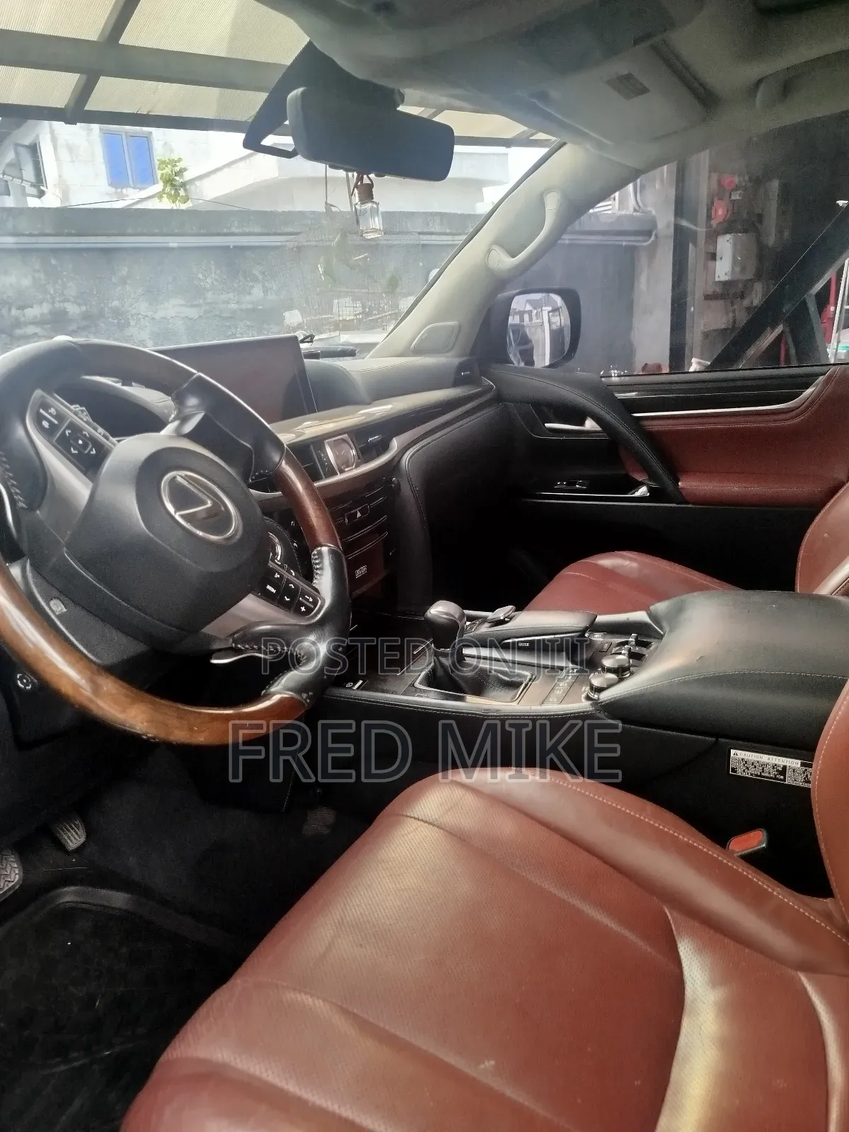 Lexus LX 2017 Silver