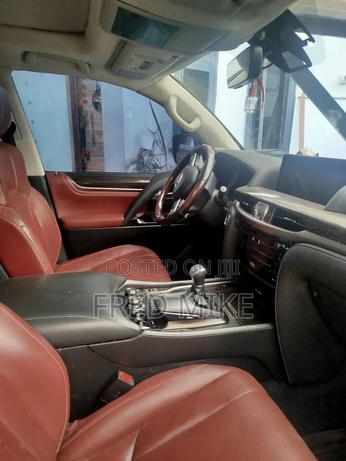 Lexus LX 2017 Silver