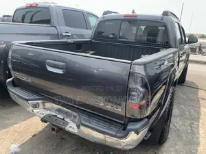 Toyota Tacoma Double Cab 4x4 4.0L V6 6-Speed Manual 2013 Gray