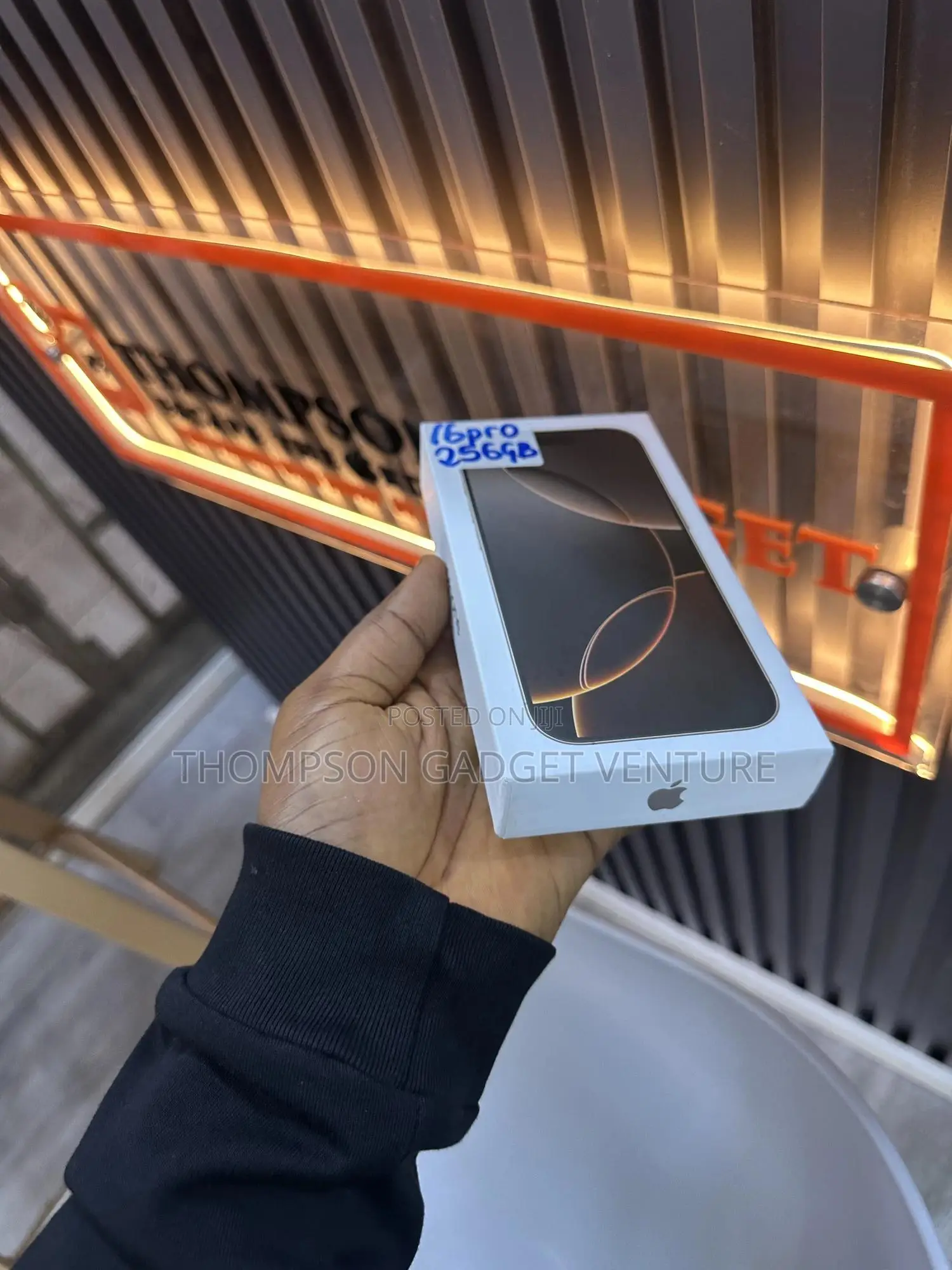 New Apple iPhone 16 Pro 256 GB